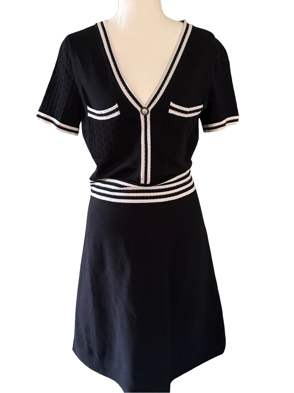 Karl Lagerfeld Paris Short Sleeve Black Contrast Trim Knit Dress Size Small - Picture 2 of 10